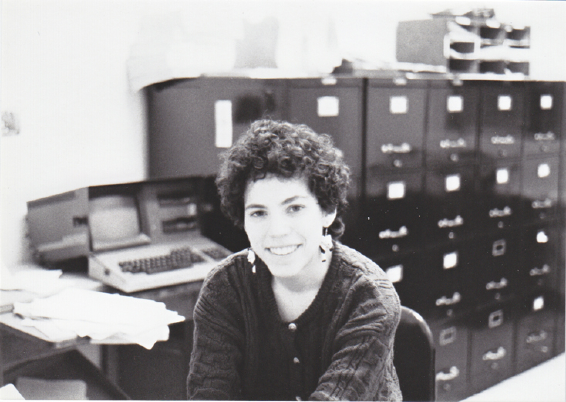 Alicia Svigals at YIVO in 1991. Photo courtesy of Roberta Newman.